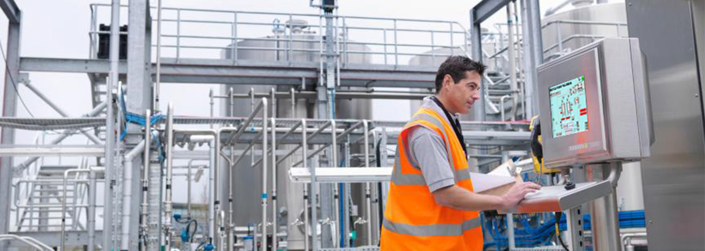 Consideramos que la ingeniería es una sola, por lo que nuestros trabajos integran otras áreas como la mecánica, la termodinámica, la química, la informática, entre otras.